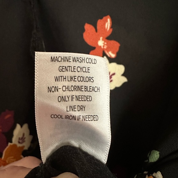 FORTUNE + IVY
Bella Lace Detailed Surplice Blouse| Size L| Black multi - Picture 10 of 10